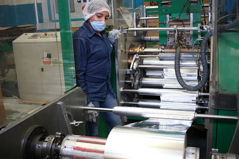 Línea de conversión de foil en Almexa