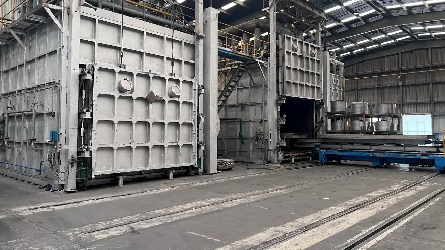 Fours de recuit d'Almexa où la bobine d'aluminium reçoit son état métallurgique